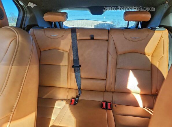 1GYFZDR41SF112314 2025 CADILLAC XT4 White Vista de los asientos traseros