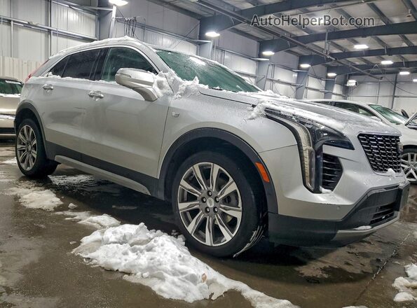 1GYFZDR43NF139146 2022 CADILLAC XT4 Silver Front right