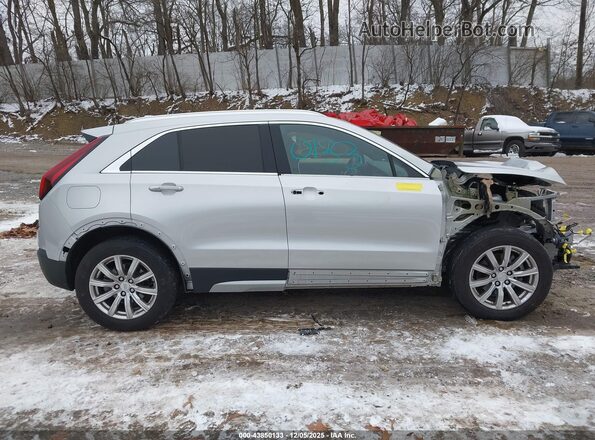 1GYFZDR46NF101135 2022 CADILLAC XT4 Серебряный Вид задней части салона