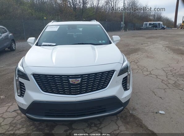 1GYFZDR47LF141060 2020 CADILLAC XT4 White Rear interior view
