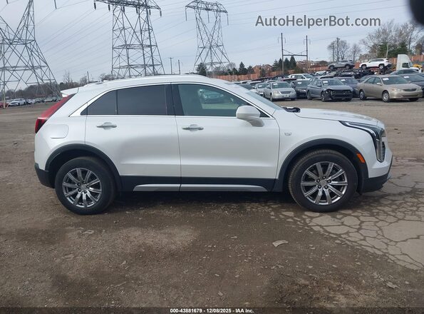 1GYFZDR47LF141060 2020 CADILLAC XT4 White 360 interior view