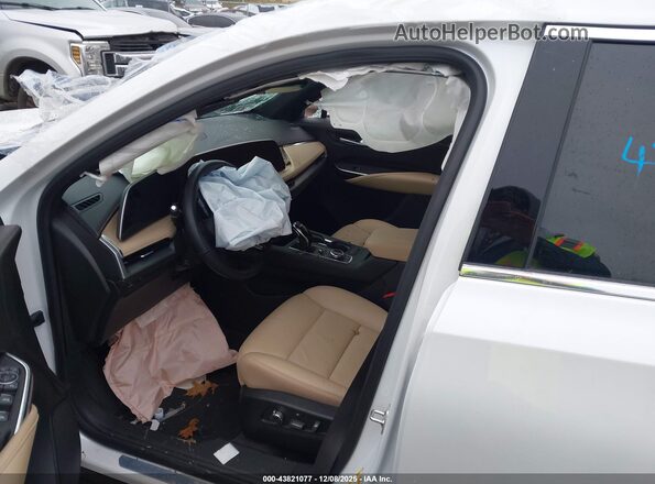 1GYFZDR48SF133290 2025 CADILLAC XT4 Белый Вид салона спереди