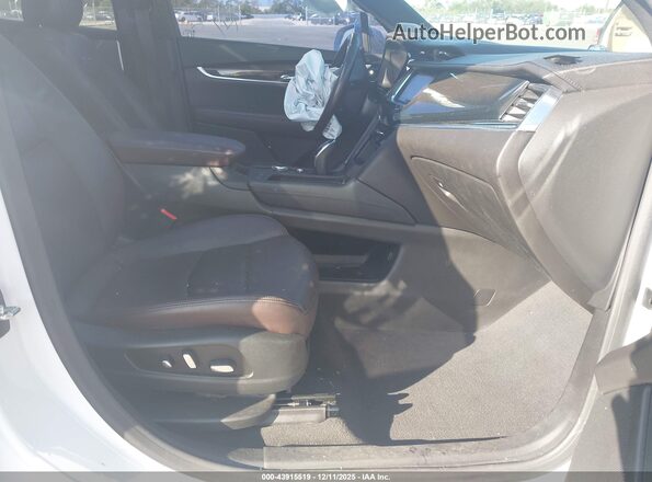 1GYKPCRS1LZ202334 2020 CADILLAC OTHER White Widok wnętrza z przodu