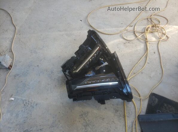 1GYKPMRL6RZ140968 2024 CADILLAC OTHER White Widok naklejki z numerem VIN