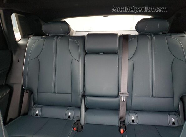 1GYKPSRL5RZ124944 2024 CADILLAC OTHER Silver Вид задніх сидінь