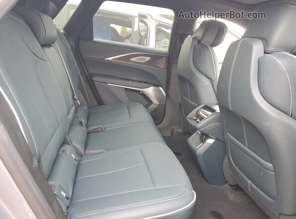 1GYKPSRL5RZ124944 2024 CADILLAC OTHER Silver Вид задньої частини салону