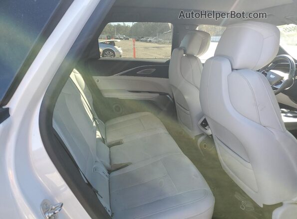 1GYKPVRL3RZ119808 2024 CADILLAC OTHER White Vista interior trasera