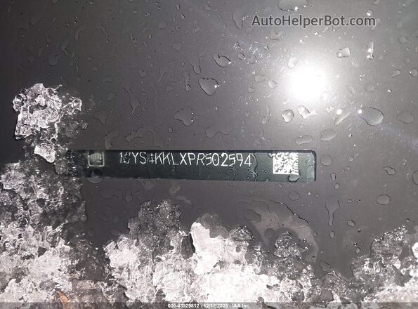 1GYS4KKLXPR502594 2023 CADILLAC ESCALADE Silver ძრავის განყოფილების ხედი