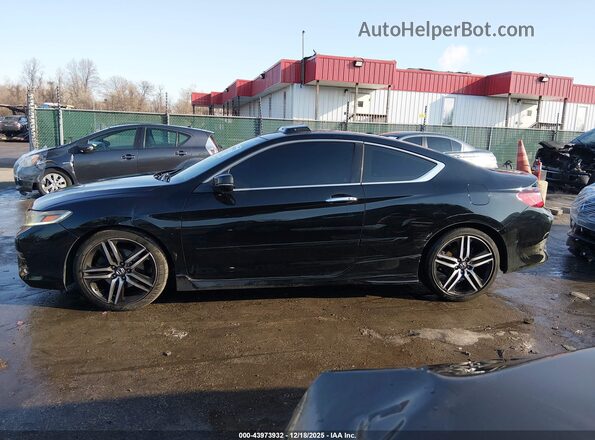 1HGCT2B02HA002689 2017 HONDA ACCORD Black 360 interior view