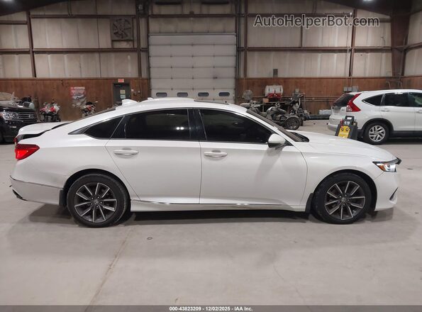 1HGCV1F5XNA025658 2022 HONDA ACCORD White Rear interior view