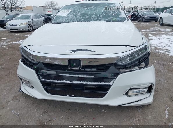 1HGCV2F36JA050068 2018 HONDA ACCORD White Widok z przodu