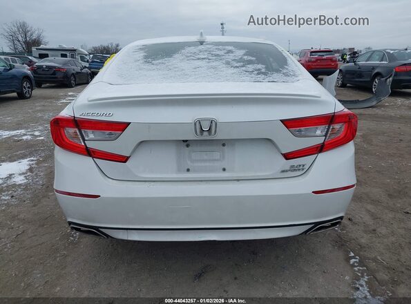 1HGCV2F36JA050068 2018 HONDA ACCORD White 
