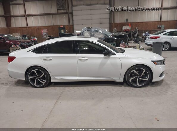1HGCV2F39NA024201 2022 HONDA ACCORD White Սալոնի հետևի տեսք