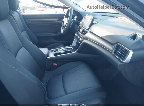 1HGCV3F19JA001497 2018 HONDA ACCORD Черный Вид салона спереди