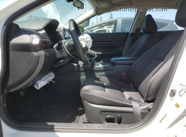 1N4BL4BV3MN330925 2021 NISSAN ALTIMA White Widok wnętrza z przodu