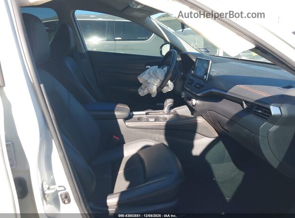 1N4BL4CV0MN404641 2021 NISSAN ALTIMA White Vista interior delantera