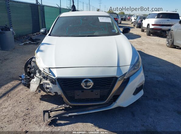 1N4BL4CV0MN404641 2021 NISSAN ALTIMA White Vista interior trasera