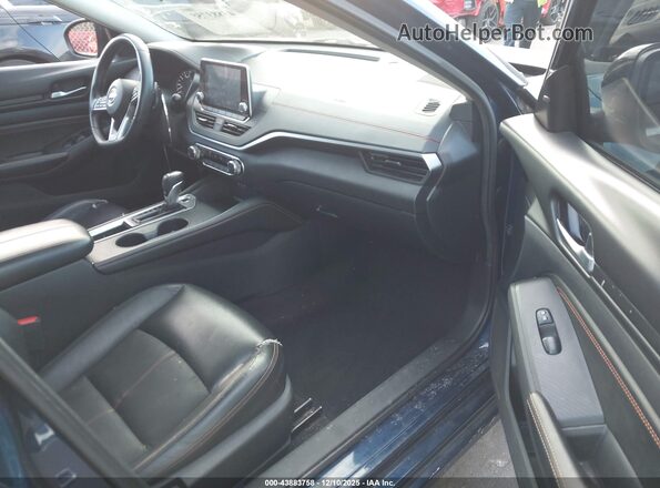 1N4BL4CV2KC149788 2019 NISSAN ALTIMA Dark Blue Front interior view