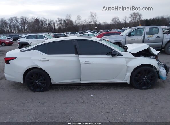 1N4BL4CW3LC235055 2020 NISSAN ALTIMA White Rear interior view