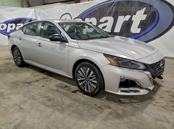 1N4BL4DV2RN338955 2024 NISSAN ALTIMA Silver Front right