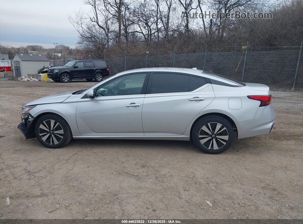 1N4BL4DV6MN373958 2021 NISSAN ALTIMA Silver Սալոնի 360 աստիճան տեսք