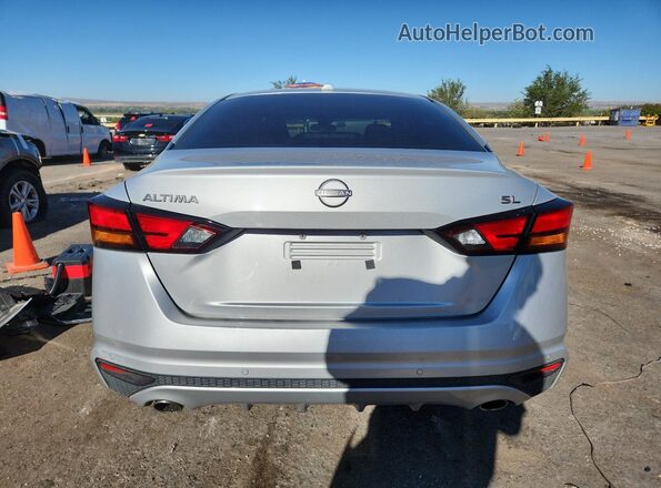 1N4BL4EV4PN348348 2023 NISSAN ALTIMA Silver Widok z tyłu