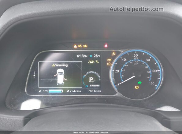 1N4CZ1CV2SC566104 2025 NISSAN LEAF White 