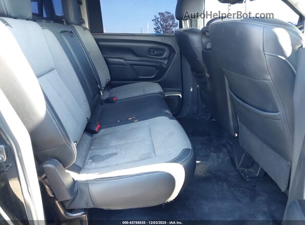 1N6BA1F3XHN520599 2017 NISSAN TITAN XD Black Widok naklejki z numerem VIN