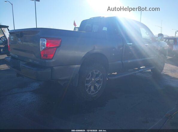 1N6BA1F45JN524901 2018 NISSAN TITAN XD Черный Задняя правая четверть
