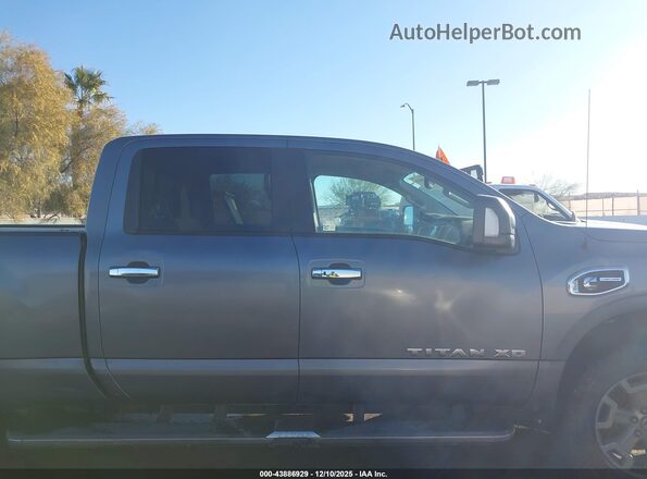 1N6BA1F45JN524901 2018 NISSAN TITAN XD Черный Вид задней части салона