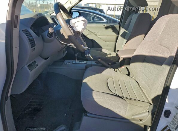 1N6ED0CE8MN707452 2021 NISSAN FRONTIER White Front interior view