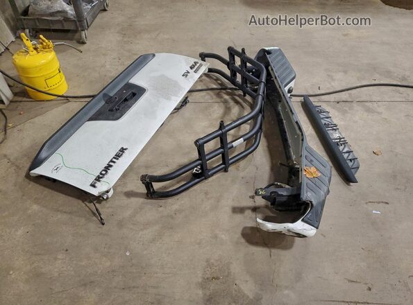 1N6ED0EB2MN703545 2021 NISSAN FRONTIER White Շարժիչի բաժամունքի տեսք