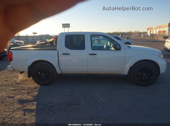 1N6ED0EB2MN715016 2021 NISSAN FRONTIER White Rear interior view