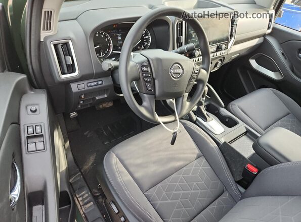 1N6ED1CL7SN618392 2025 NISSAN FRONTIER Green Vista del salpicadero