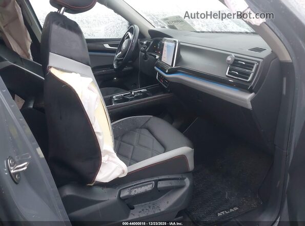 1V2CR2CA2SC516265 2025 VOLKSWAGEN ATLAS Gray Front interior view