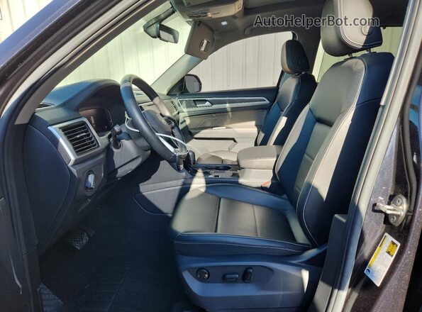 1V2JR2CA3PC513289 2023 VOLKSWAGEN ATLAS Black Widok wnętrza z przodu
