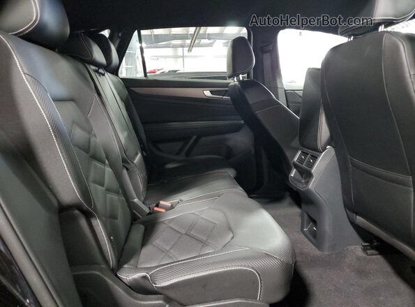 1V2LE2CA5RC247121 2024 VOLKSWAGEN ATLAS Black Rear interior view