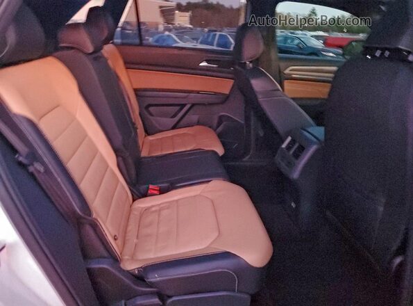 1V2TE2CA2LC221485 2020 VOLKSWAGEN ATLAS White უკანა სალონის ხედი