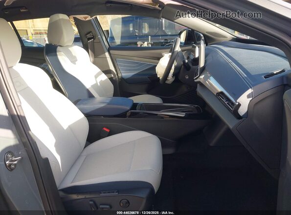 1V2VRPE80SC008988 2025 VOLKSWAGEN ID.4 Gray Widok wnętrza z przodu