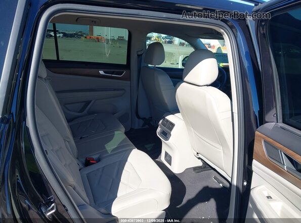 1V2WR2CA1RC525594 2024 VOLKSWAGEN ATLAS Black Vista de la etiqueta del VIN