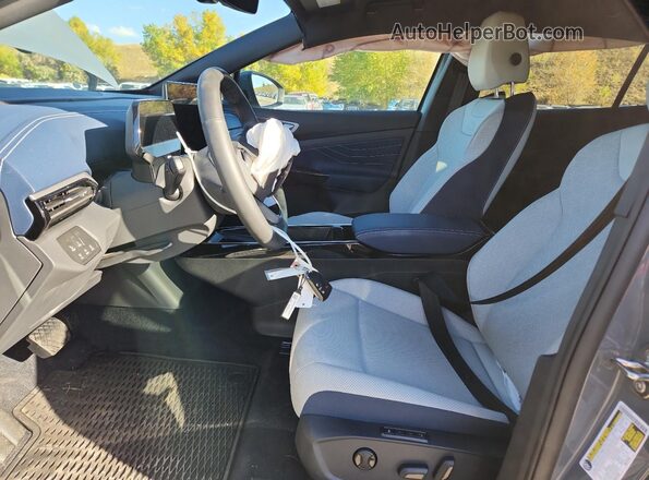 1V2WSPE80SC001127 2025 VOLKSWAGEN ID.4 Gray Widok wnętrza z przodu