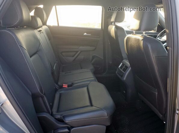 1V2YC2CA1LC226821 2020 VOLKSWAGEN ATLAS Silver Rear seats view