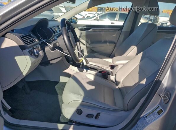 1VWBA7A32JC015118 2018 VOLKSWAGEN PASSAT Silver Widok wnętrza z przodu