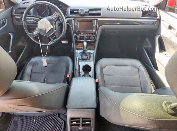 1VWMA7A31KC014634 2019 VOLKSWAGEN PASSAT Красный Вид панели приборов