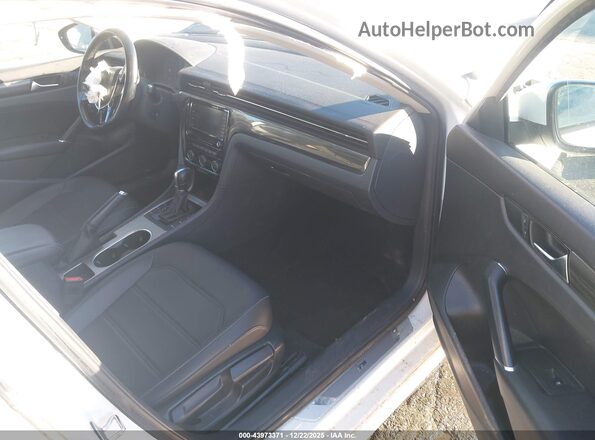 1VWMA7A38LC012557 2020 VOLKSWAGEN PASSAT White Սալոնի դիմացի տեսք