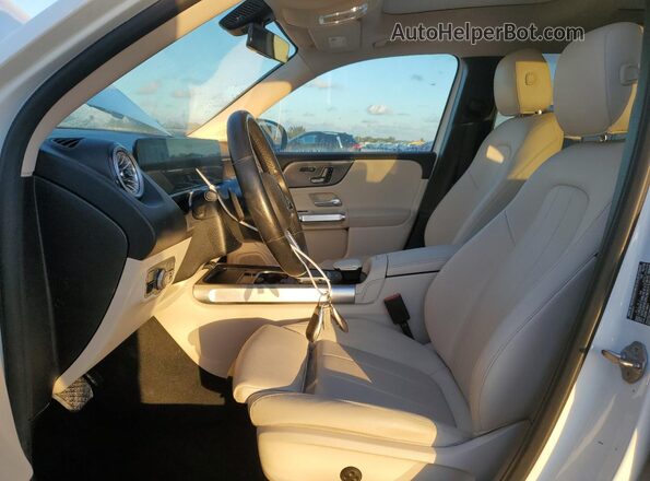 W1N4M4HB0NW234252 2022 MERCEDES-BENZ GLB-CLASS Белый Вид панели приборов