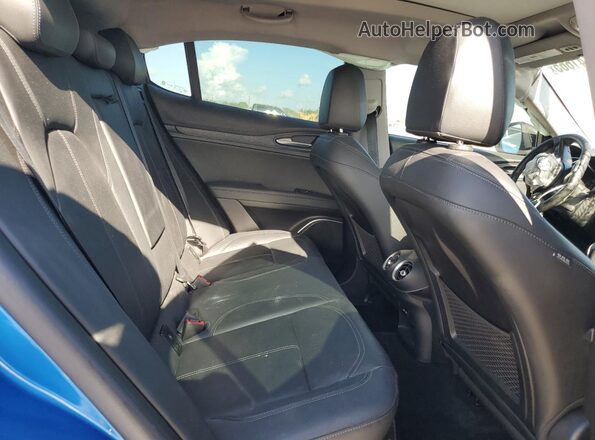 ZASPAKAN3L7C76581 2020 ALFA ROMEO STELVIO Blue Widok wnętrza z tyłu