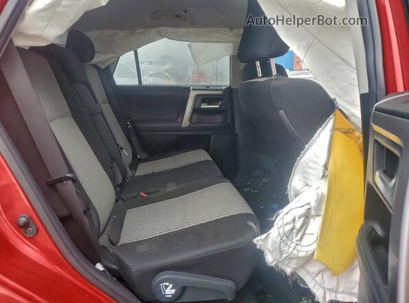 JTEEU5JRXN5256186 2022 TOYOTA 4RUNNER Красный Вид задней части салона
