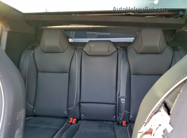 7G2CEHED9SA058678 2025 TESLA CYBERTRUCK Silver Vista interior trasera