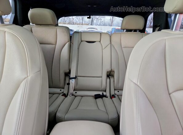WA1VAAF77JD030940 2018 AUDI Q7 White 